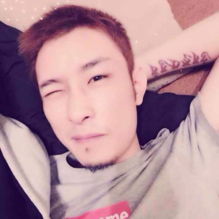 难得拥抱的第一张照片--南宁相亲服务中心