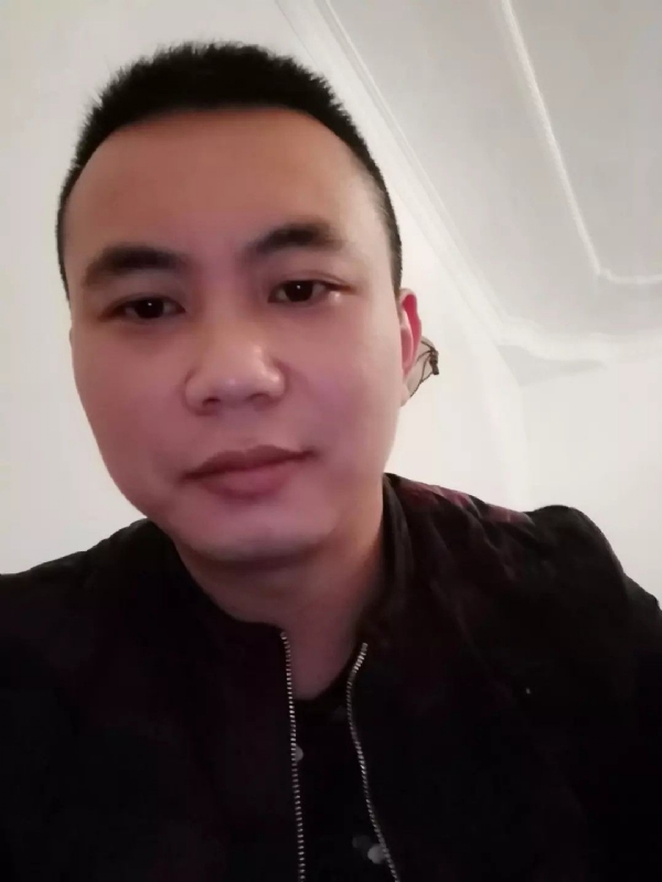 喜闻香气的第一张照片--南宁相亲服务中心