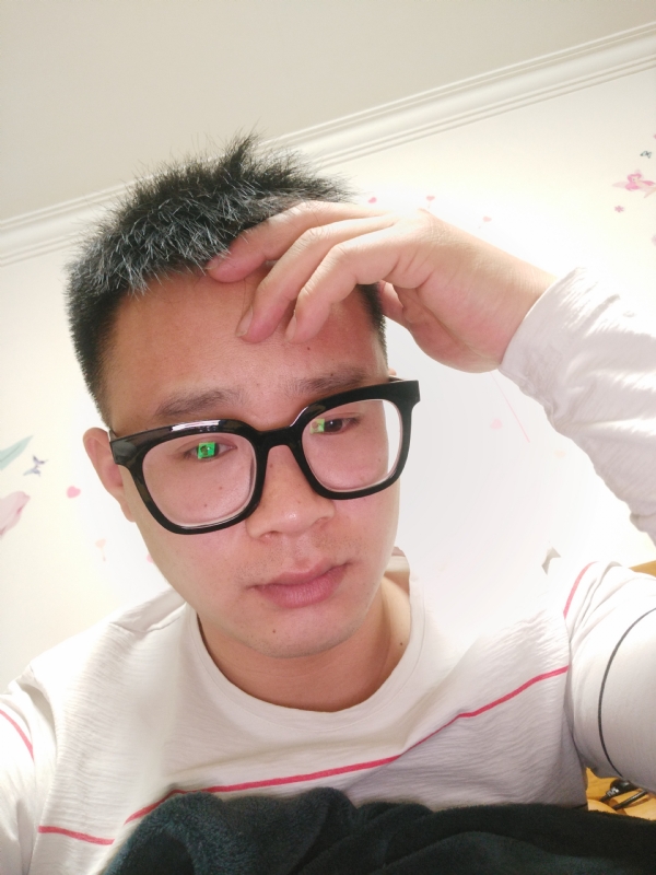 华灯初上的夜晚的第一张照片--南宁相亲服务中心