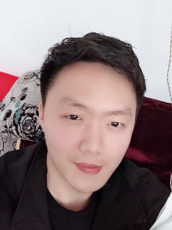 执迷的鲸鱼的第一张照片--南宁相亲服务中心