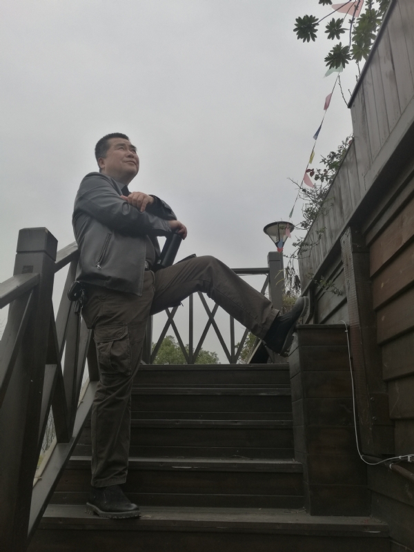 孤单背影的第一张照片--南宁相亲服务中心