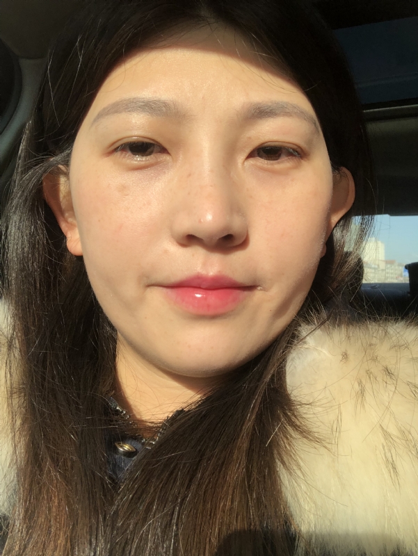 轻闭双眼的第一张照片--南宁相亲服务中心