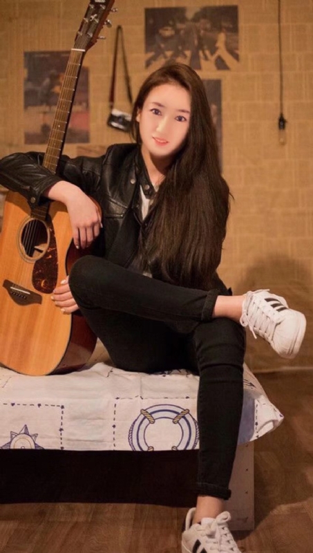 水中月的第一张照片--南宁相亲服务中心