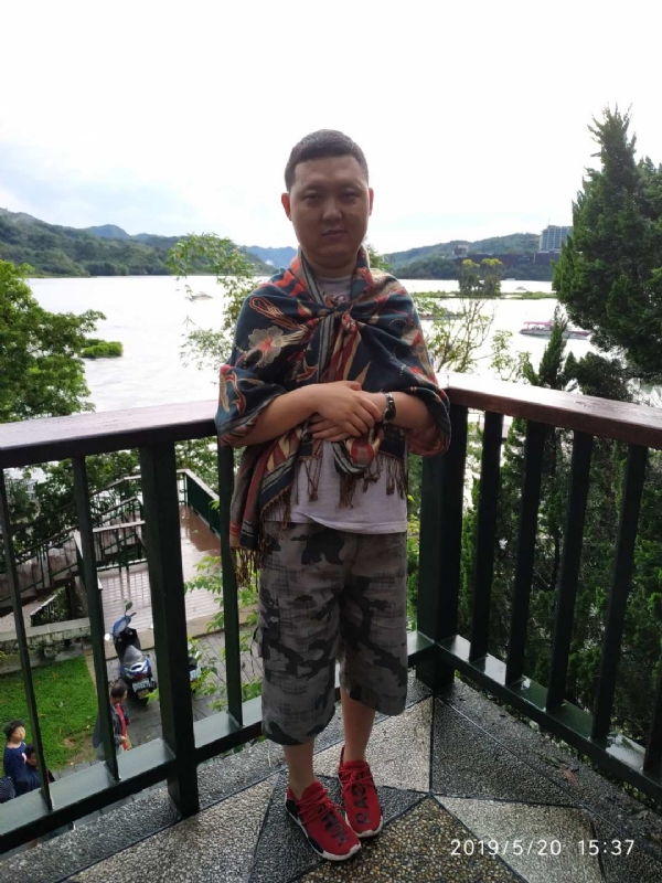 爱情里的俩个人的第一张照片--南宁相亲服务中心