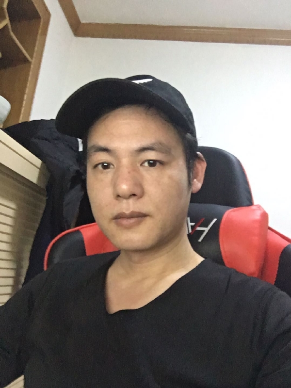 扛枪打鸟的第一张照片--南宁相亲服务中心