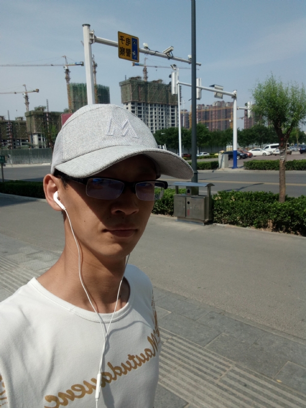 挥一挥手什么都没有的第一张照片--南宁相亲服务中心