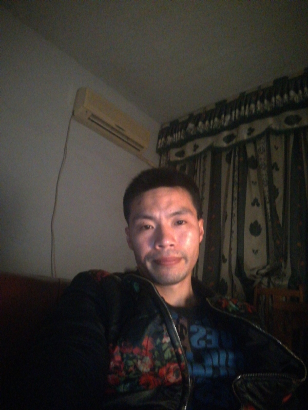 性情男儿的第一张照片--南宁相亲服务中心