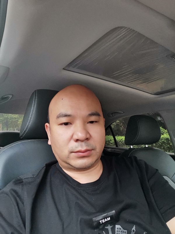 爷们已经老了的第一张照片--南宁相亲服务中心