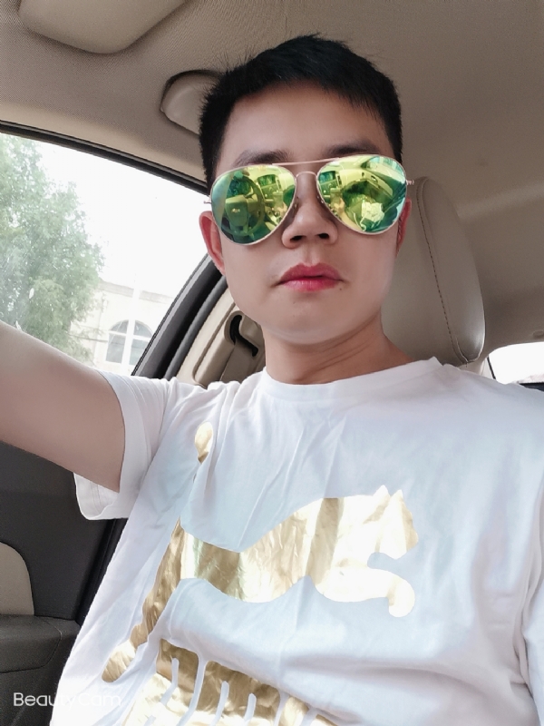 奋斗的第一张照片--南宁相亲服务中心