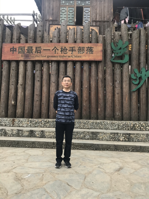 屯里的富豪的第一张照片--南宁相亲服务中心