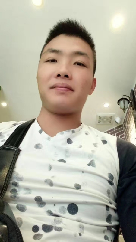 吃生蚝的小乖乖的第一张照片--南宁相亲服务中心