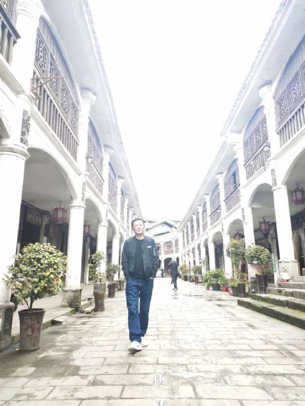 斌哥哥的第一张照片--南宁相亲服务中心