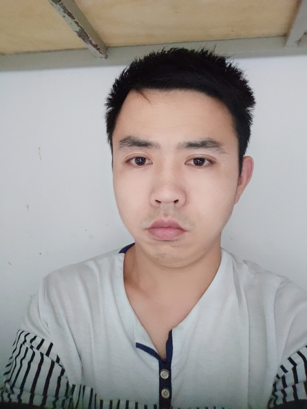 老男孩的第二张照片--南宁相亲服务中心