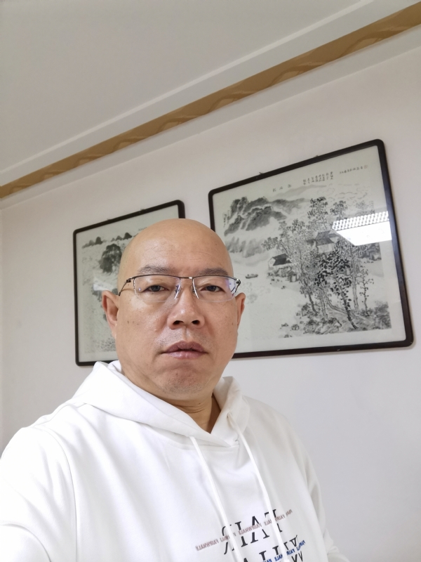 光头博士的第一张照片--南宁相亲服务中心