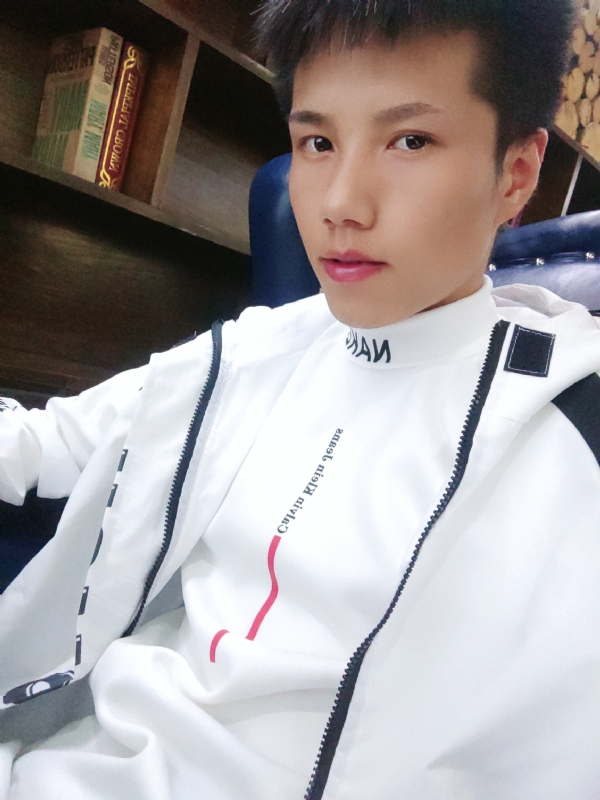 梁辞的第一张照片--南宁相亲服务中心