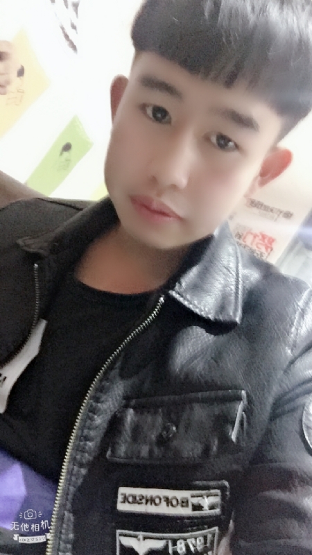 军绿色的第一张照片--南宁相亲服务中心