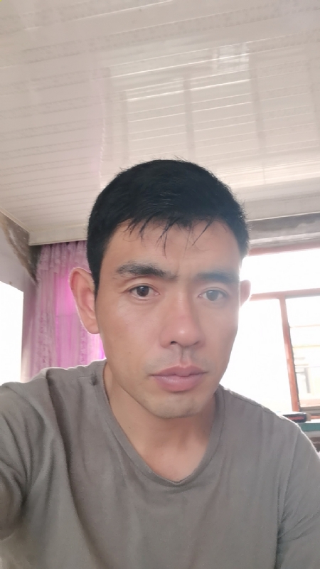 小草莓1981的第一张照片--南宁相亲服务中心