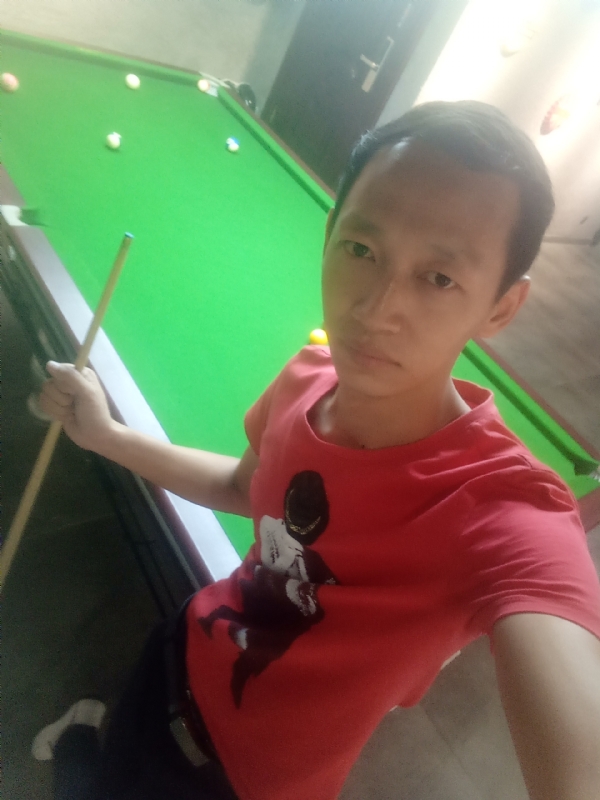 耳机分你一半的第一张照片--南宁相亲服务中心