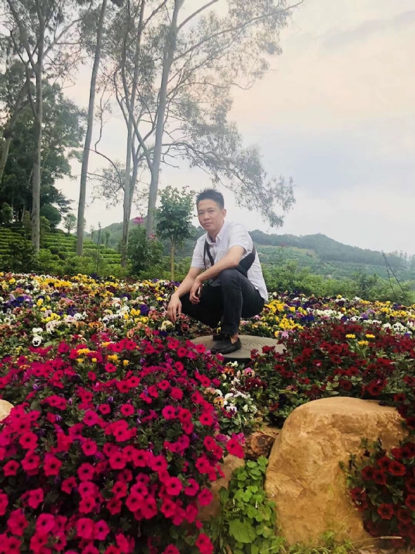 小郑的第一张照片--南宁相亲服务中心