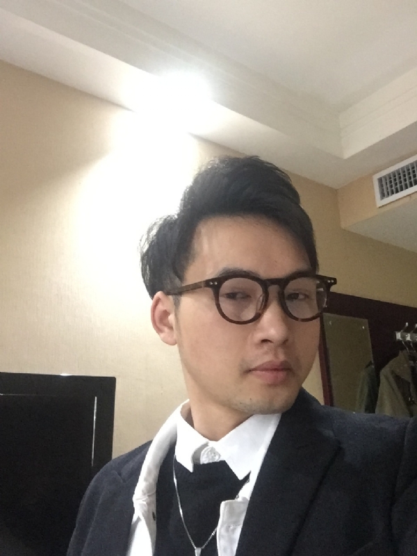 曾亮的第二张照片--南宁相亲服务中心