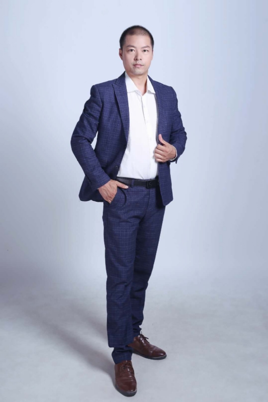 努力的青年的第一张照片--南宁相亲服务中心