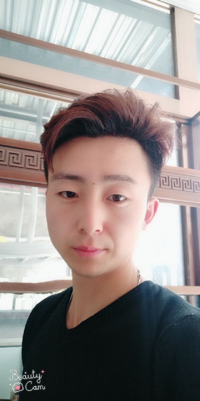 拼命微笑的第二张照片--南宁相亲服务中心