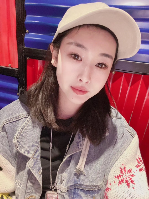 玲珑的第一张照片--南宁相亲服务中心