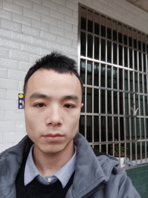 笑得那么开心的第一张照片--南宁相亲服务中心