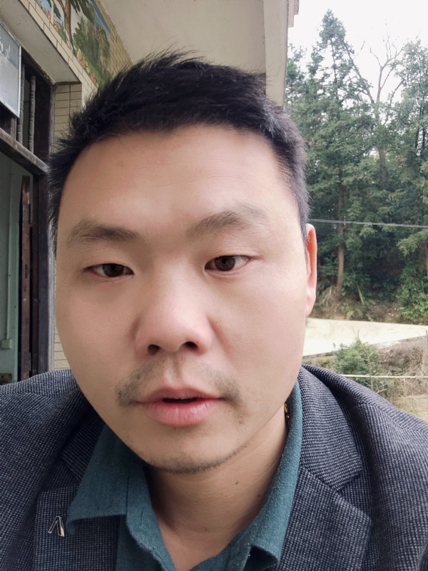 曾小焱的第一张照片--南宁相亲服务中心