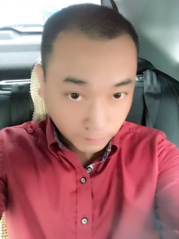 在一个路口等的第一张照片--南宁相亲服务中心