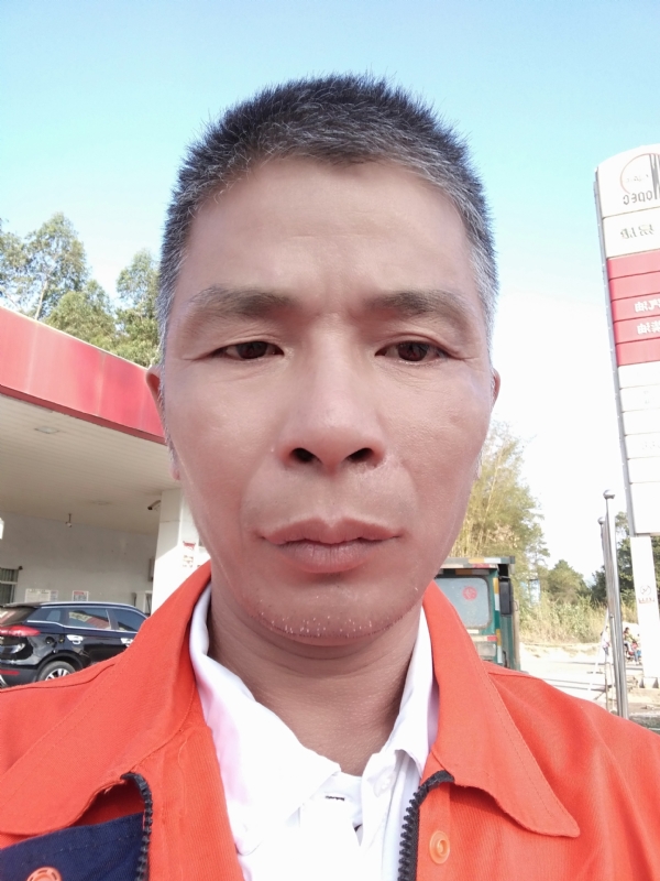 静候缘分的第一张照片--南宁相亲服务中心