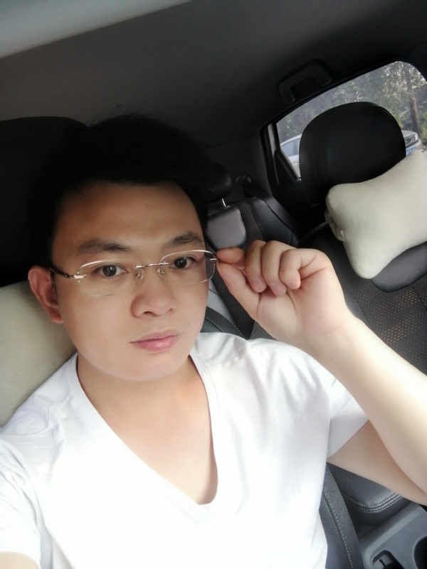 幸福的拥抱的第二张照片--南宁相亲服务中心