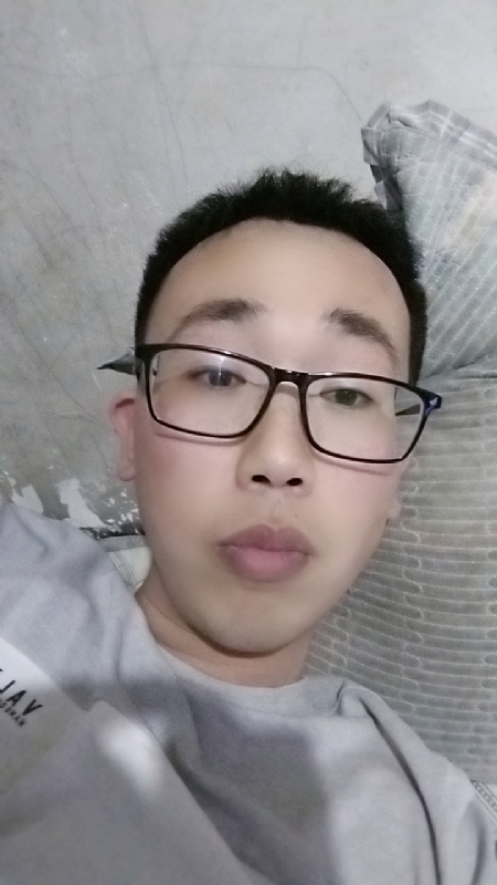 喜欢比我大的女人的第一张照片--南宁相亲服务中心