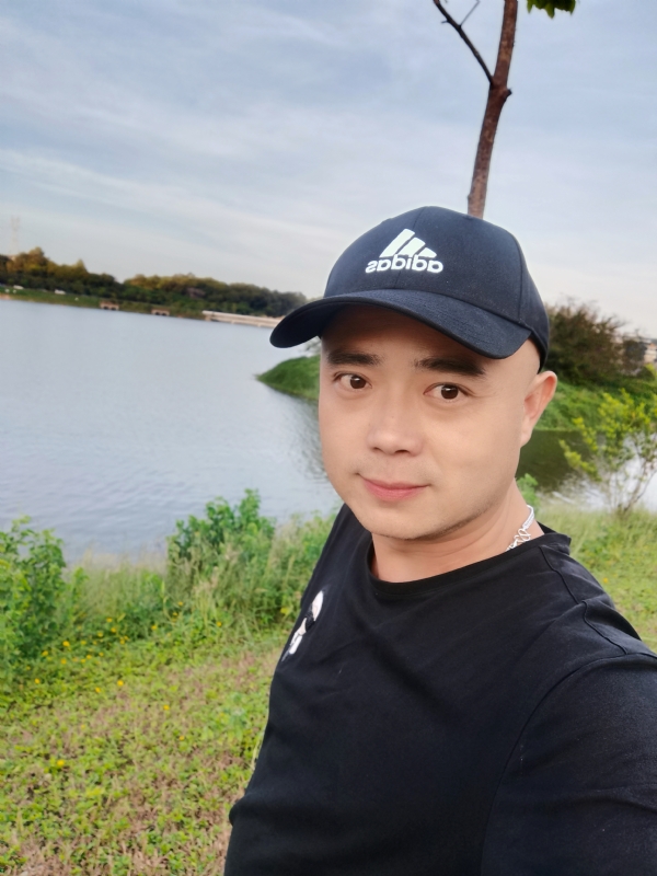 石头哥的第一张照片--南宁相亲服务中心