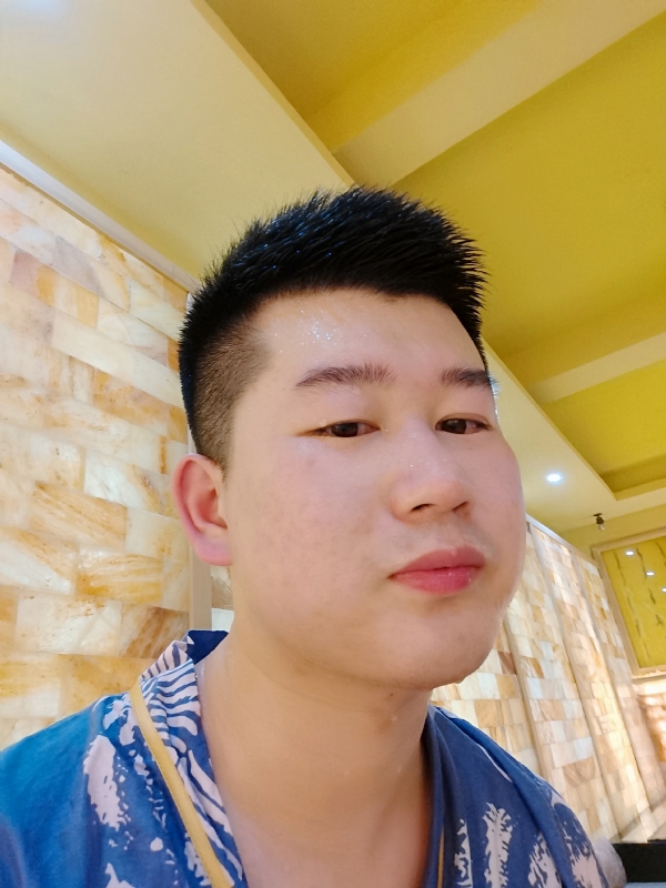 六月与阿十二的第一张照片--南宁相亲服务中心