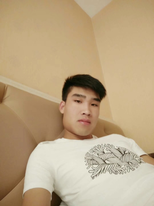 谁不曾孤单上路的第一张照片--南宁相亲服务中心