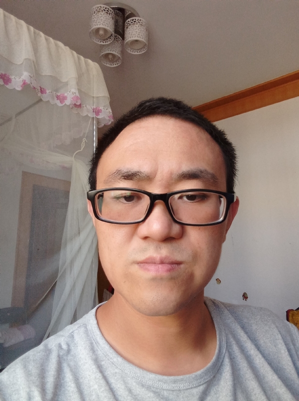 小涨常鸿的第一张照片--南宁相亲服务中心