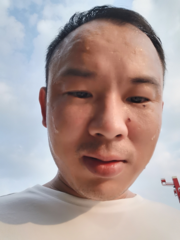 唐老鸭的第一张照片--南宁相亲服务中心