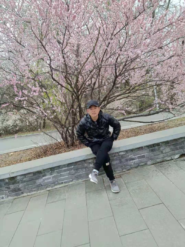 寻找幸福的第一张照片--南宁相亲服务中心