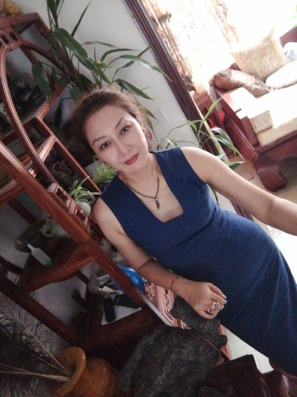 1975珠砂痣的第二张照片--南宁相亲服务中心