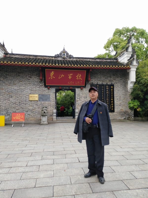 孤独的老帅的第二张照片--南宁相亲服务中心