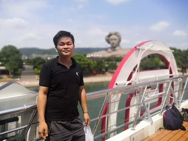 龙的传人的第一张照片--南宁相亲服务中心