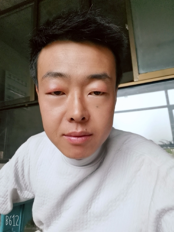 缺爱80后的第一张照片--南宁相亲服务中心