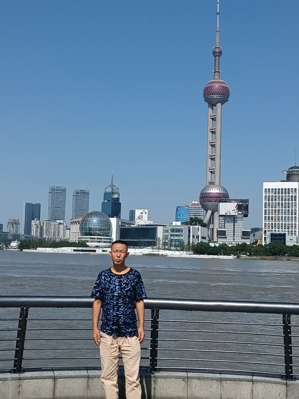 伪装浪漫的第一张照片--南宁相亲服务中心