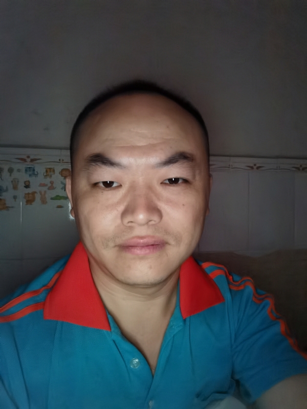 与子携老的第二张照片--南宁相亲服务中心