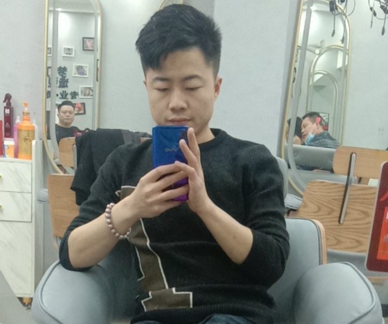 无法自拔的第一张照片--南宁相亲服务中心