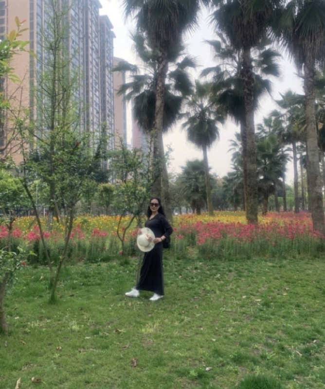 粉墨登场的第一张照片--南宁相亲服务中心