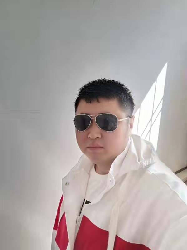 大漠叔叔的第一张照片--南宁相亲服务中心