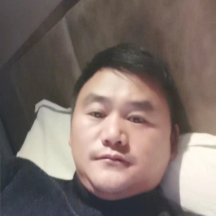 奔跑的第四张照片--南宁相亲服务中心