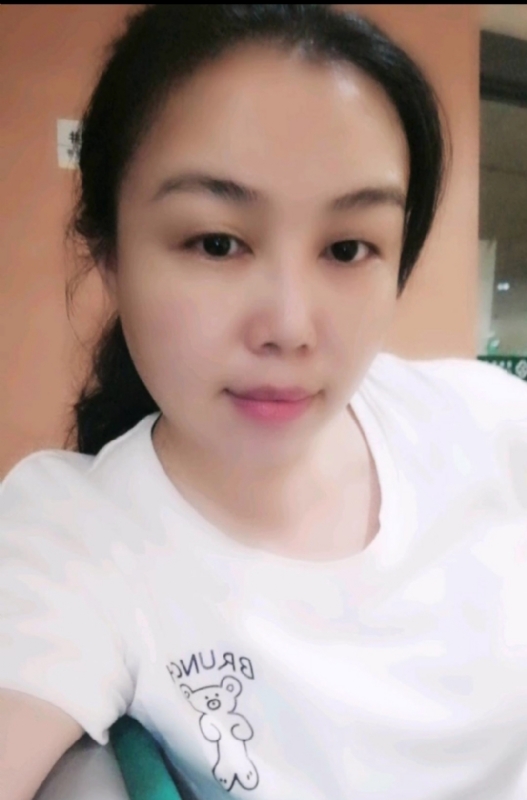 淡淡的云的第二张照片--南宁相亲服务中心